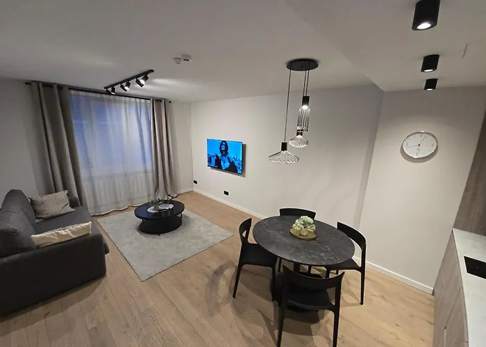 Haustory Deluxe * Κλαϊπέντα